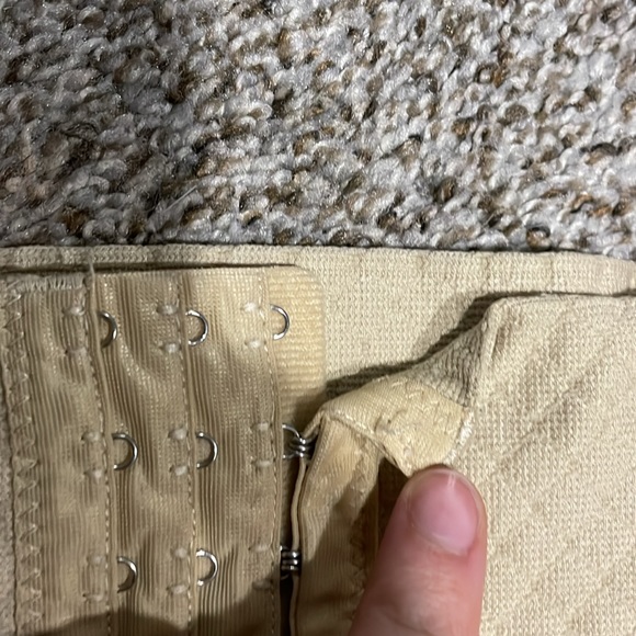 Waist trainer with boning - Picture 2 of 4